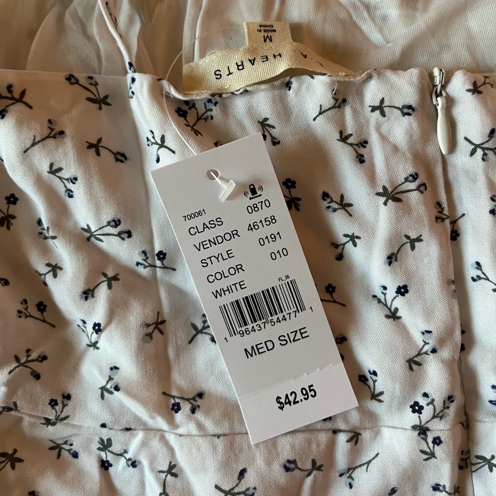 Pacsun Brand New White flowery sleeveless mini dress